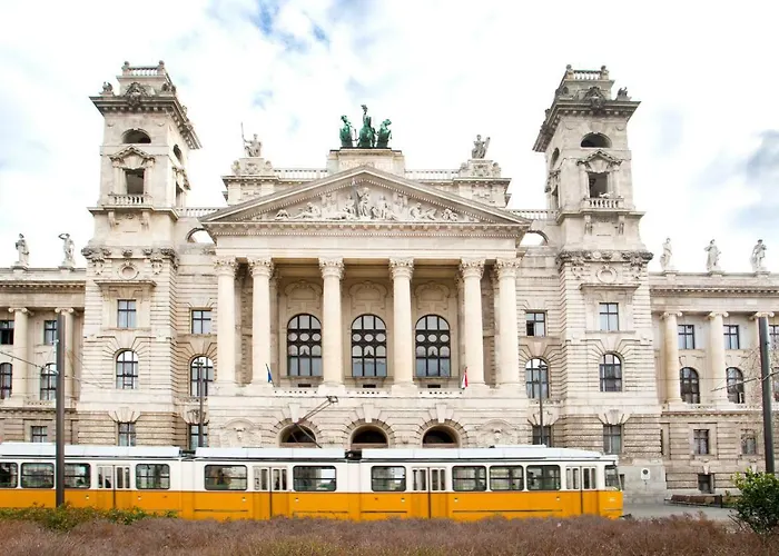 Atlanta Apartment Is In The Heart Of Budapest